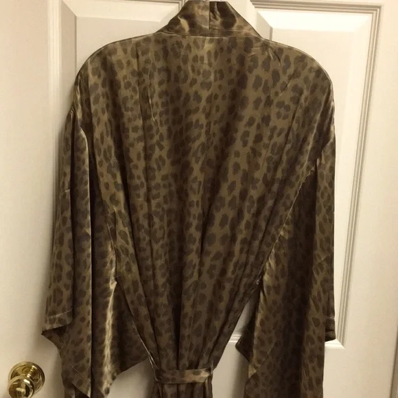 NWOT SILK Long Leopard Print Kimono Robe - Picture 10 of 11